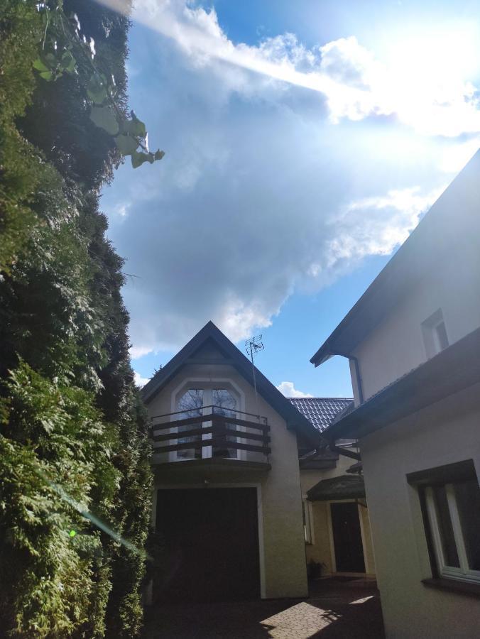 Dom Na Zaciszu Apartment Varşovia Exterior foto