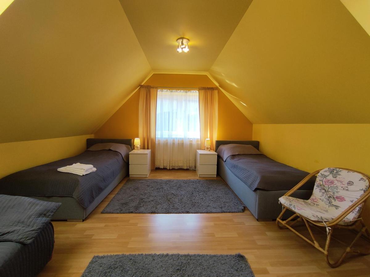 Dom Na Zaciszu Apartment Varşovia Exterior foto