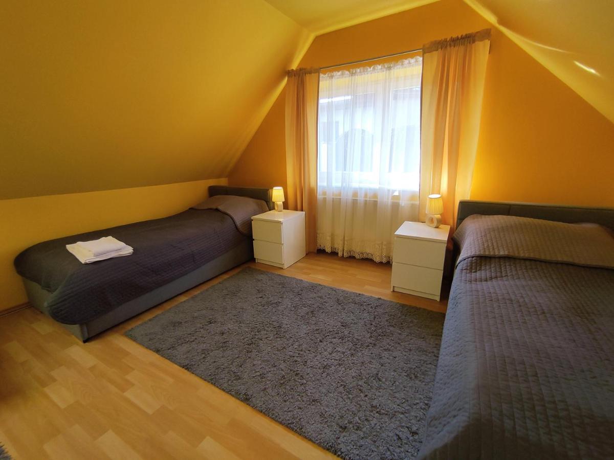 Dom Na Zaciszu Apartment Varşovia Exterior foto