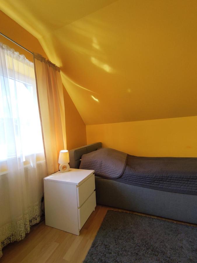 Dom Na Zaciszu Apartment Varşovia Exterior foto