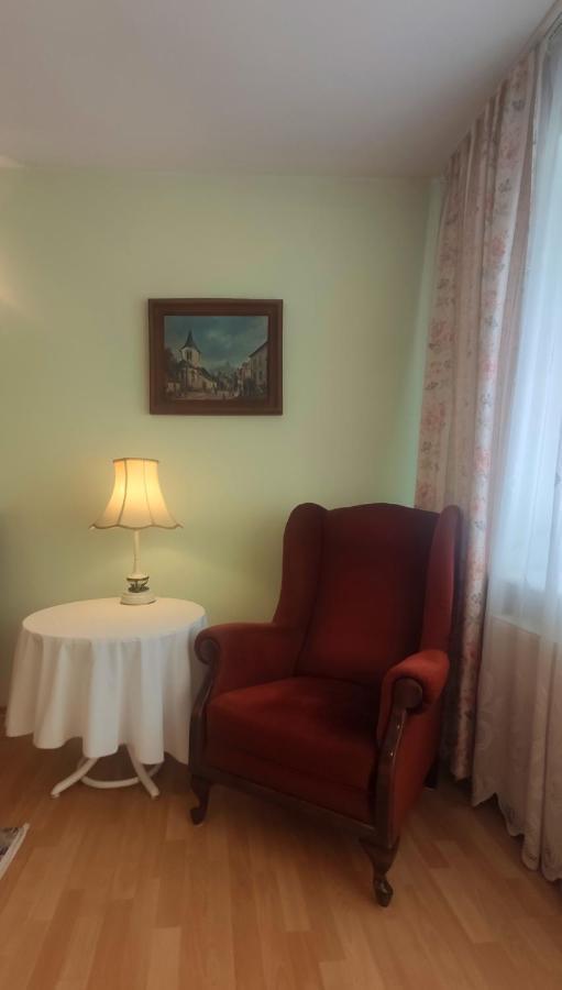 Dom Na Zaciszu Apartment Varşovia Exterior foto