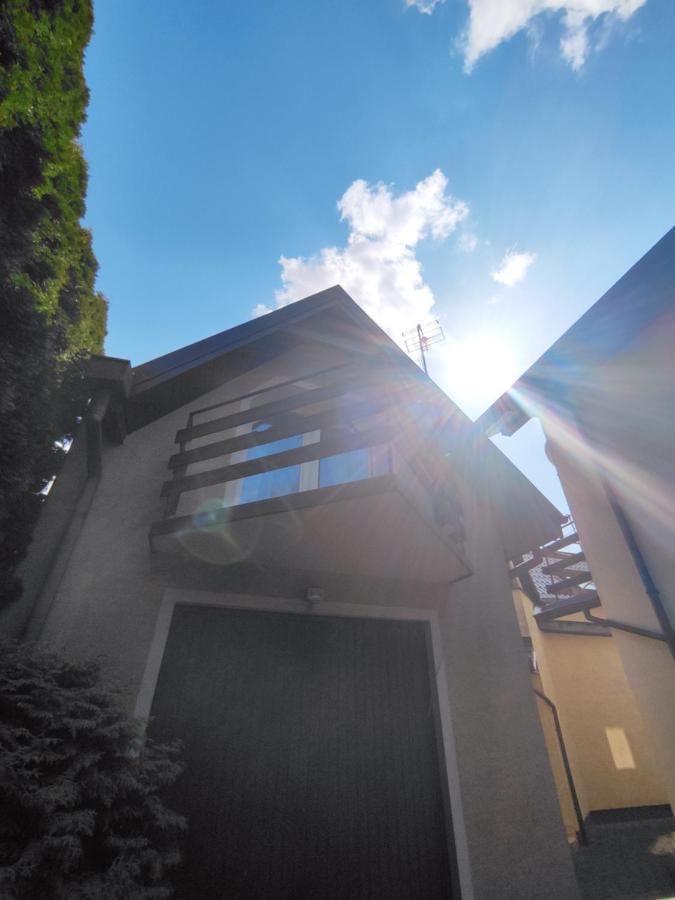 Dom Na Zaciszu Apartment Varşovia Exterior foto