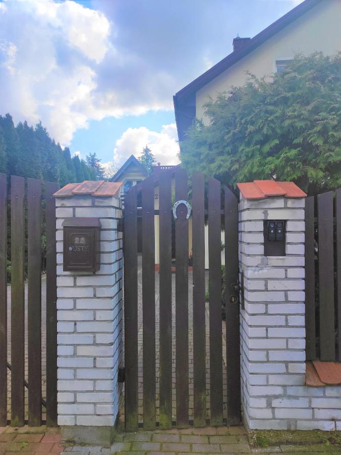 Dom Na Zaciszu Apartment Varşovia Exterior foto