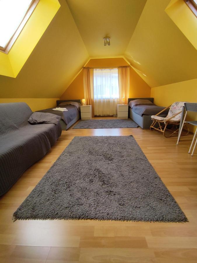 Dom Na Zaciszu Apartment Varşovia Exterior foto